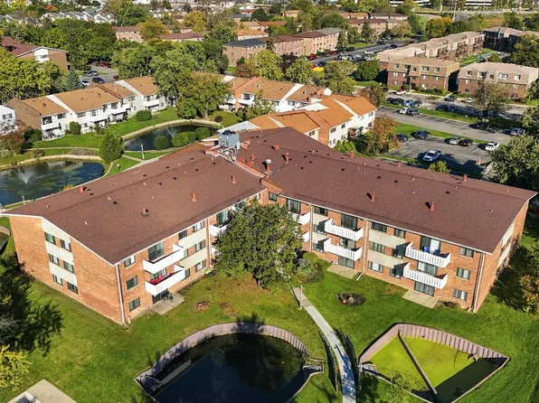 4000 Bayside Dr Unit 103, Palatine, IL 60074