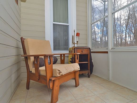 Screened Entry Porch