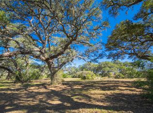 1293 Pintail Ln, Columbus, TX 78934