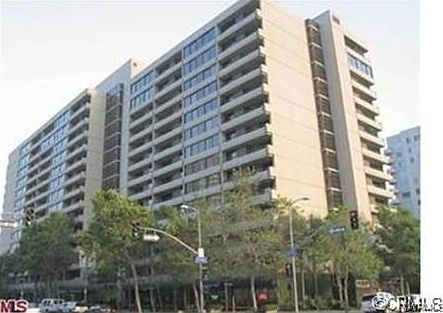 1st image of 600 W 9th St APT 1211