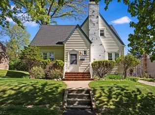 28 Berkeley Pl, Livingston Twp., NJ 07039