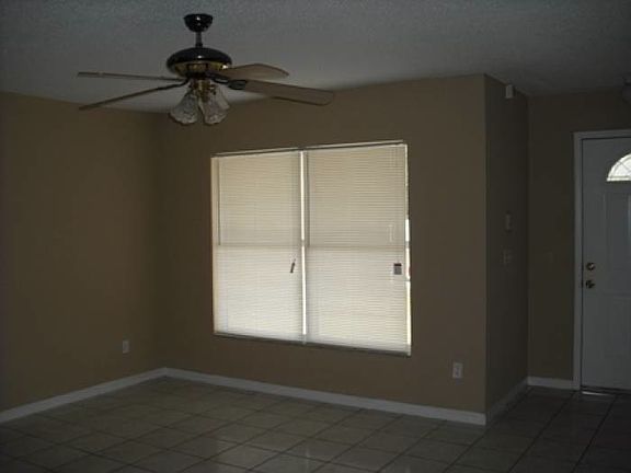 3rd image of 5566 Regal Oak Cir