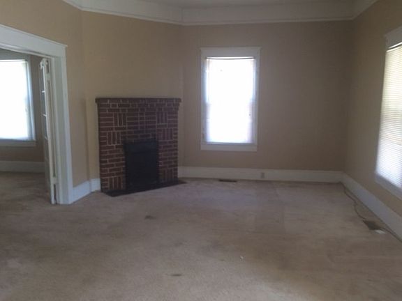4th image of 206 Tyson St