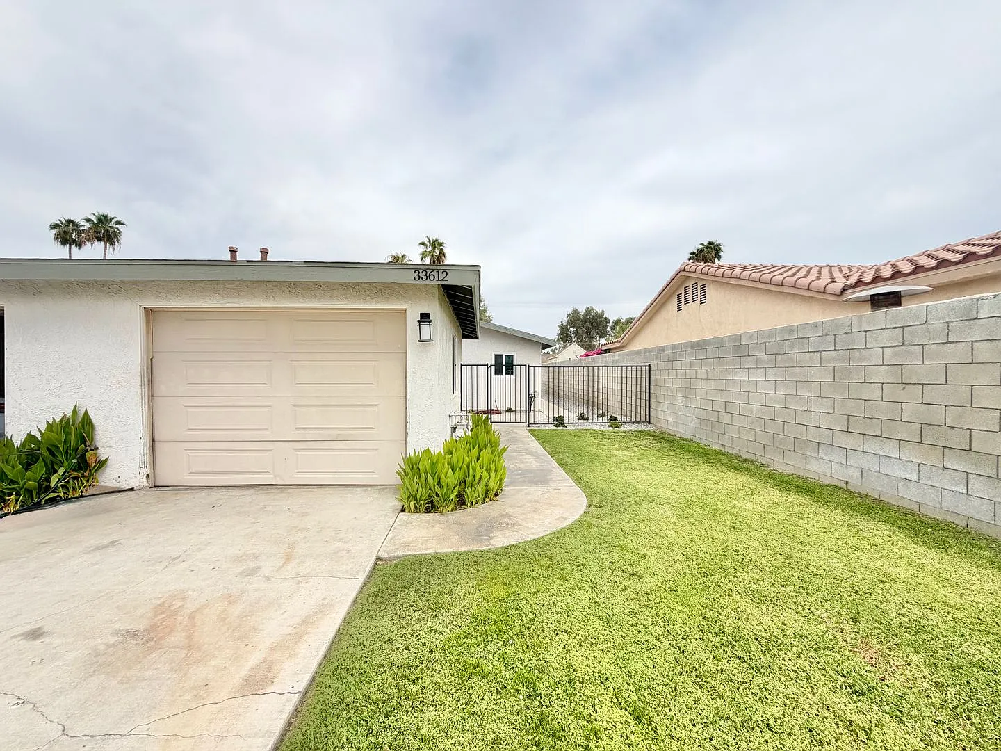 Available Now!! 3 Bedroom/ 2 Bathroom Duplex In Cathedral City! — Photo 2