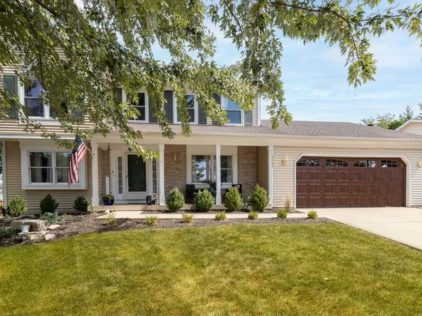 2483 Lakeside Dr, Aurora, IL 60504