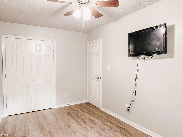 5433 Campus Dr — Photo 12
