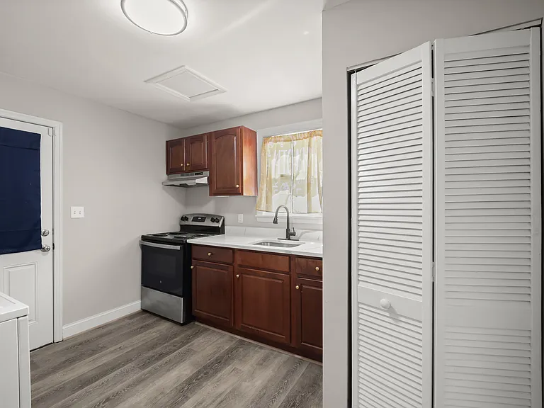 7520 Burgess Ln — Photo 13