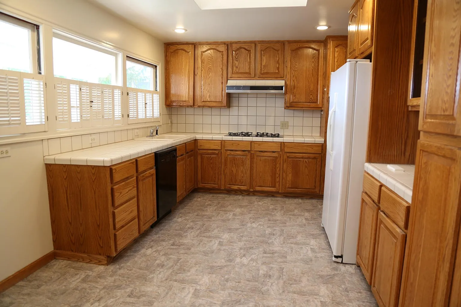 1279 Chesterton Ave photo 1
