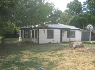 929 Churchill Rd, River Oaks, TX 76114