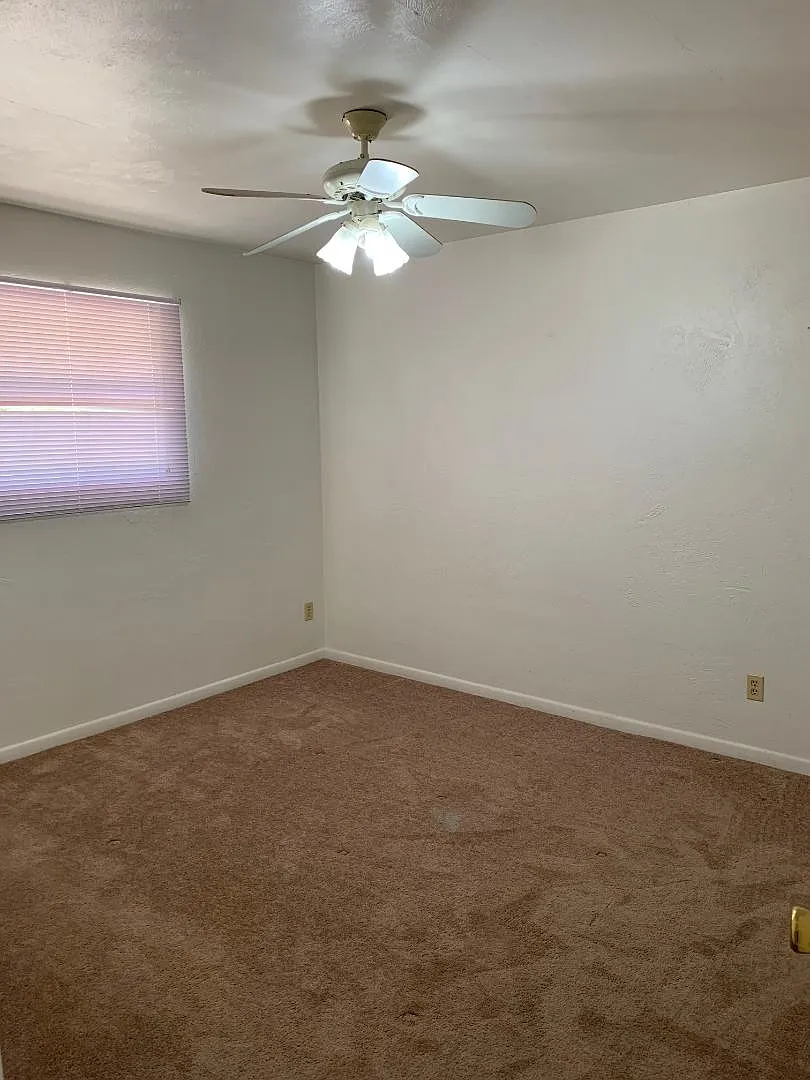 144 Lynnwood Manor - 8 — Photo 1