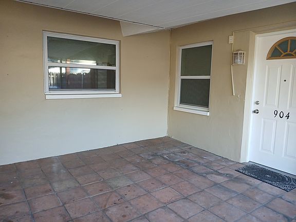 2nd image of 904 Lake Palms Dr