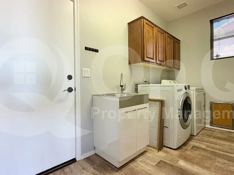 1415 W Windsong Dr — Photo 23