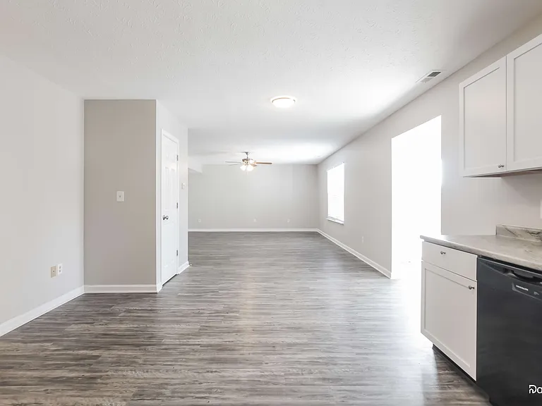 5126 Coloma Ct — Photo 3