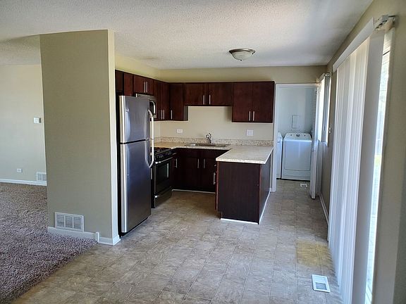 3rd image of 300 Westview St