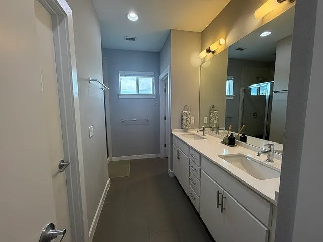 301 W Stassney Ln #21 — Photo 11
