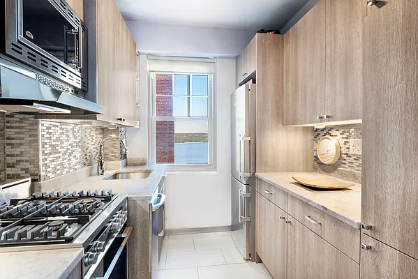 Sold by Compass | media 14