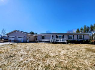 870 Quail Dr SW, Kalkaska, MI 49646