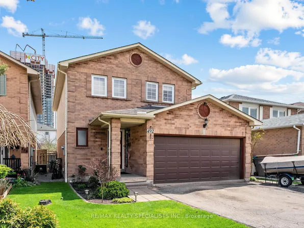 492 Parkview Blvd, Mississauga, ON L5B 3M6