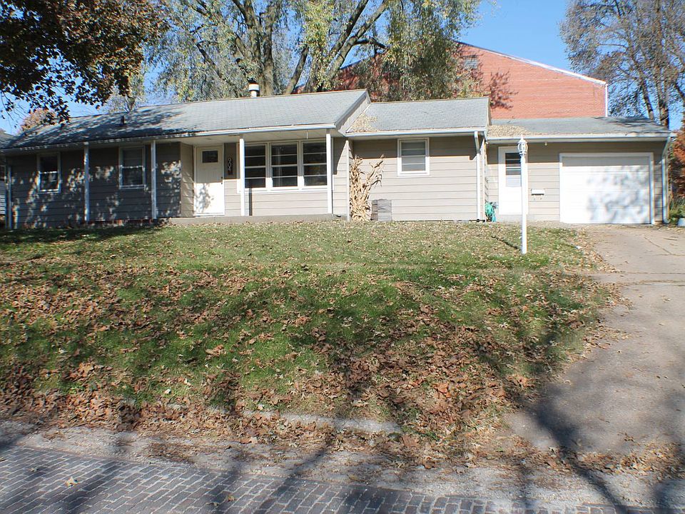 2nd image of 904 7th St