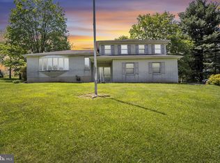 7555 Fishing Creek Valley Rd, Harrisburg, PA 17112