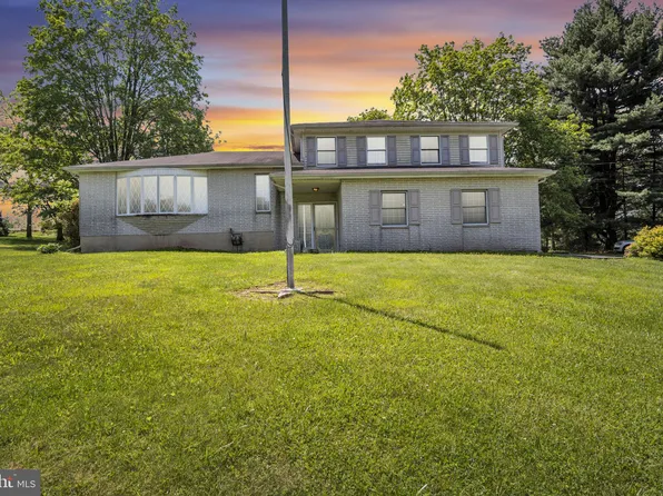 7555 Fishing Creek Valley Rd, Harrisburg, PA 17112