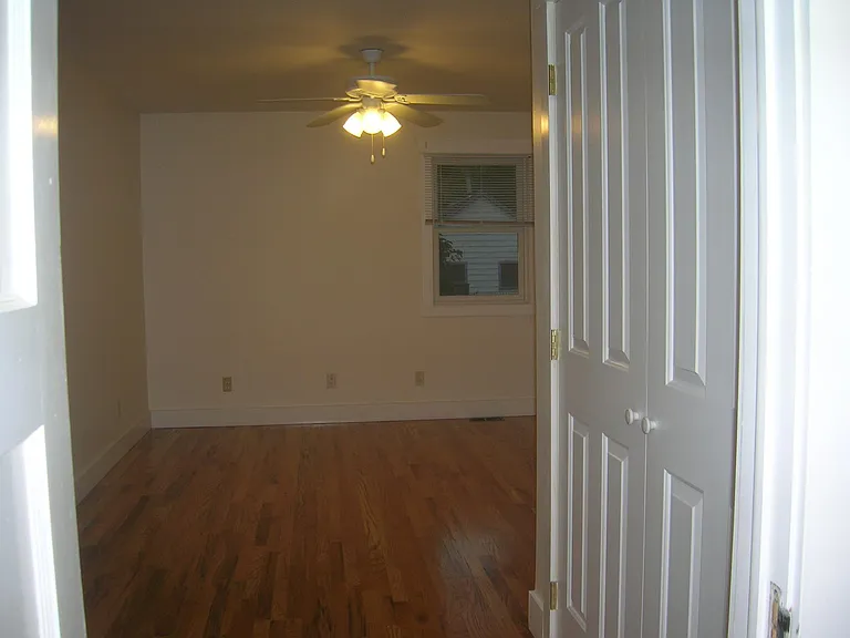 1028 Bross St — Photo 3