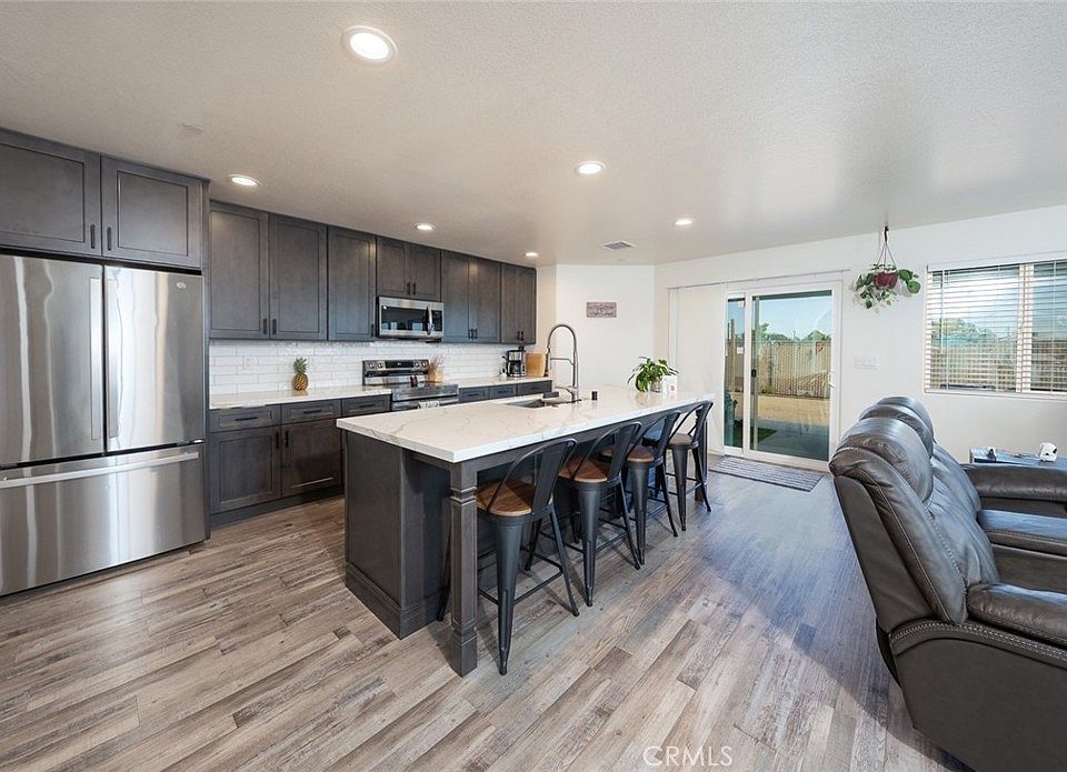 1st image of 1136 W Vulcan Ave