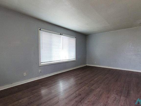 2nd image of 509 W Scharbauer St