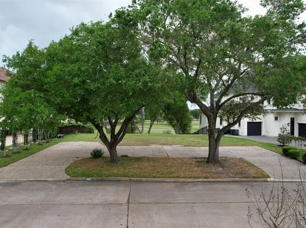 602 Sugar Creek Blvd, Sugar Land, TX 77478