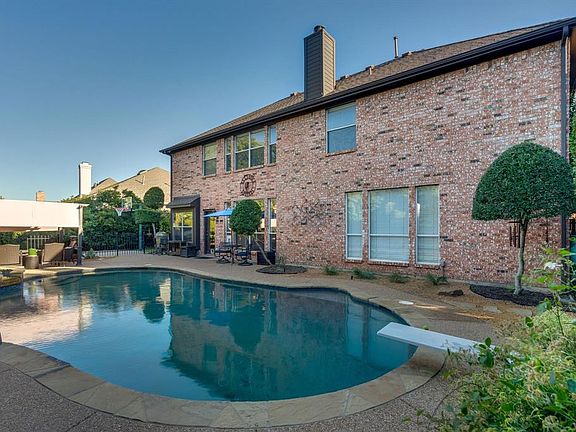 3rd image of 2908 Cypress Leaf Ln