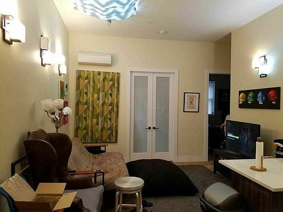 3rd image of 142 Graham Ave #1A