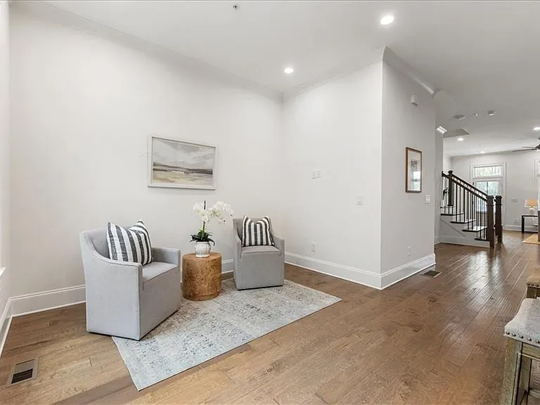 1233 Parkstead Ln — Photo 27