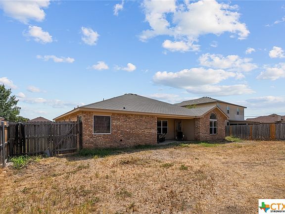 4th image of 5801 Turquoise Dr