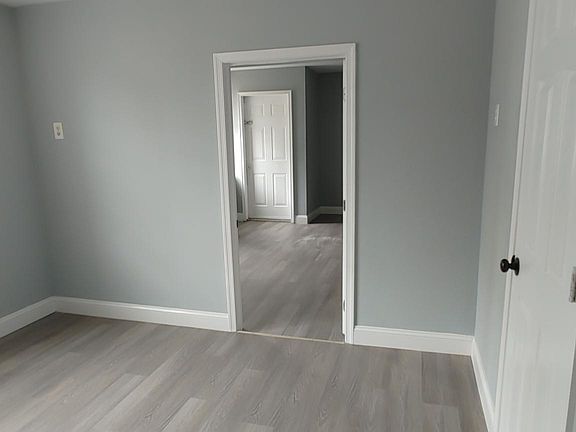 5th image of 1037 Foulkrod St #1R