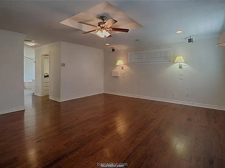 6353 FM 1361 — Photo 13