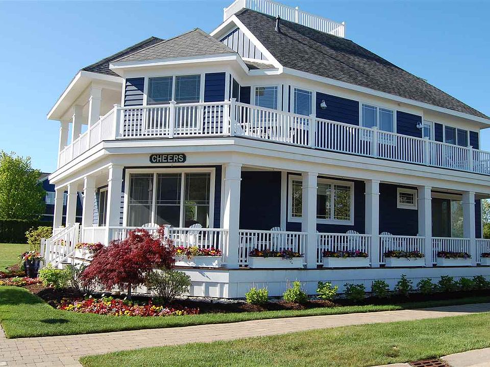 1st image of 700 E Beach St