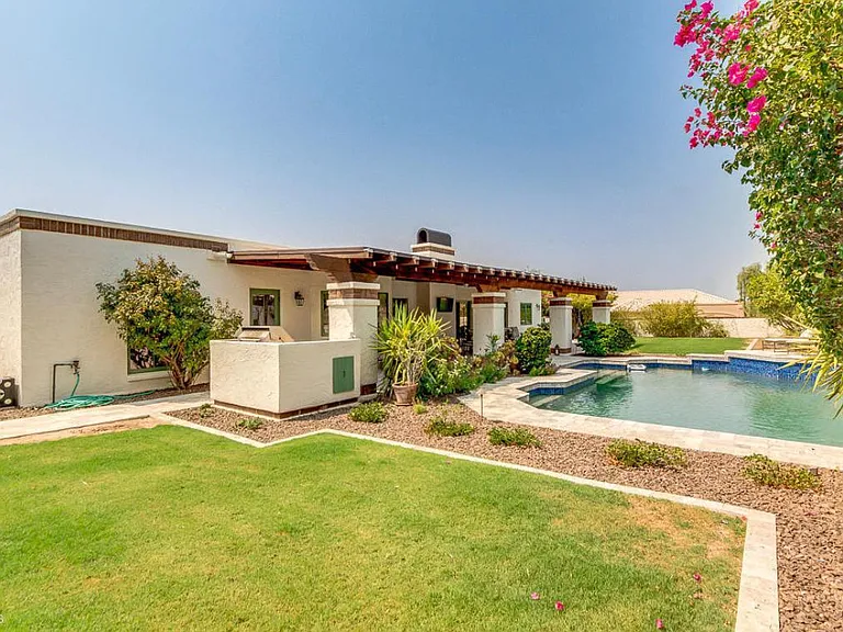 9402 E La Posada Cir — Photo 15
