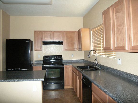 5th image of 15478 W Sierra St