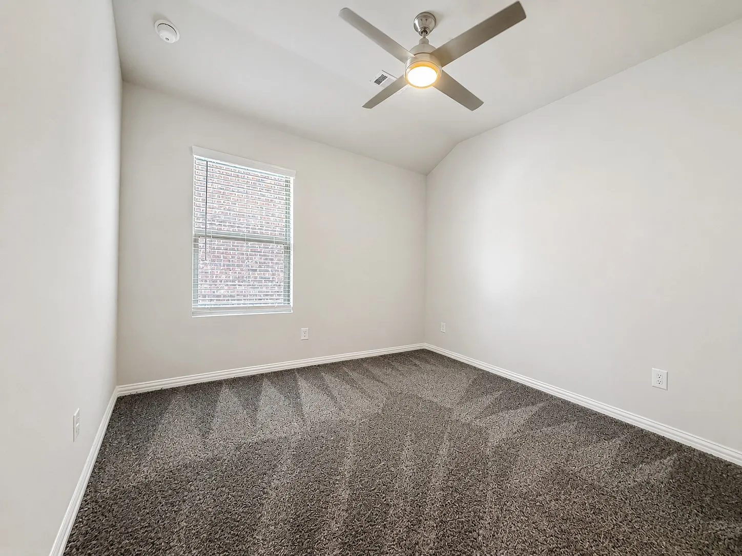 3 bed, 1658 sqft, $2,350 — Photo 2