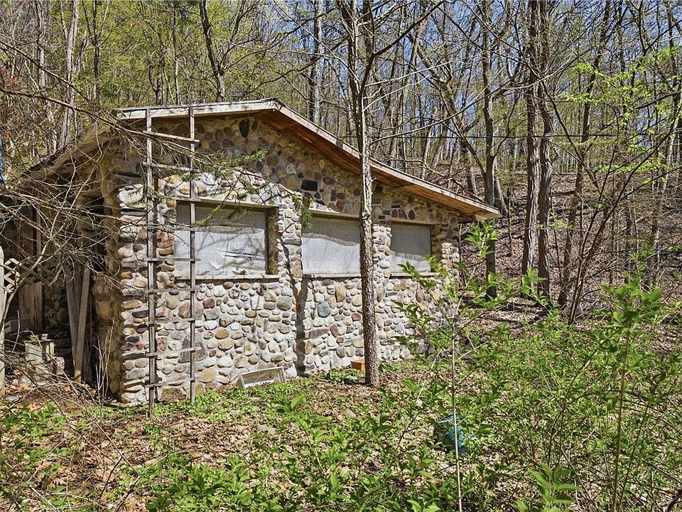 1st image of 3235 E Valley Rd Lot 3