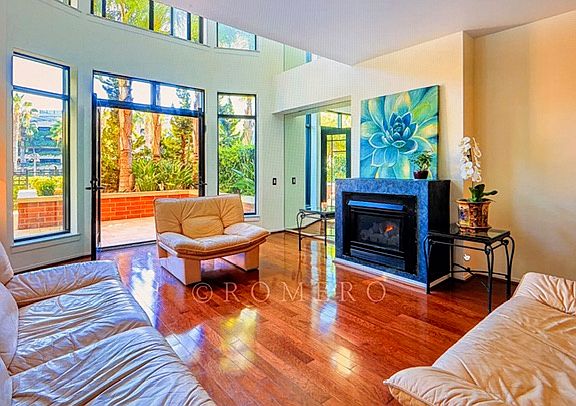 4th image of 500 W Harbor Dr W #111