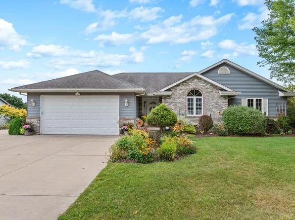 1509 Wolf DRIVE, West Bend, WI 53090