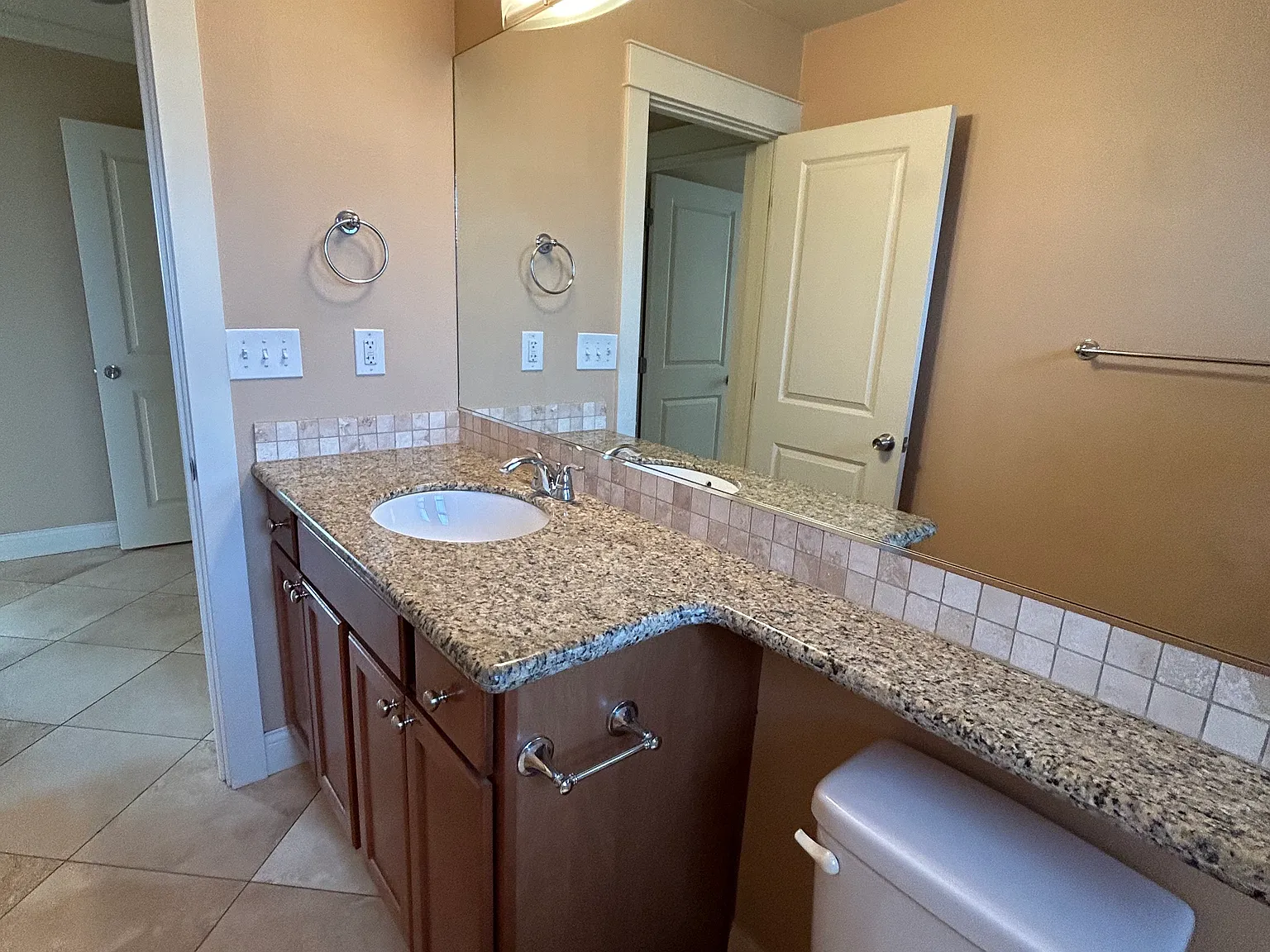 915 N Washington Ave — Photo 4