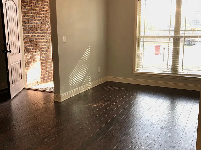 5563 Tucker Cir — Photo 4
