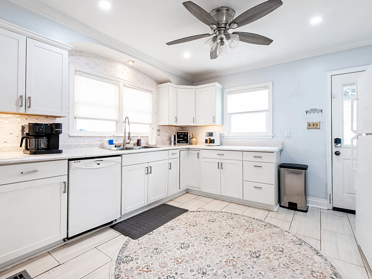 5 bed, 2200 sqft, $6,500 — Photo 3