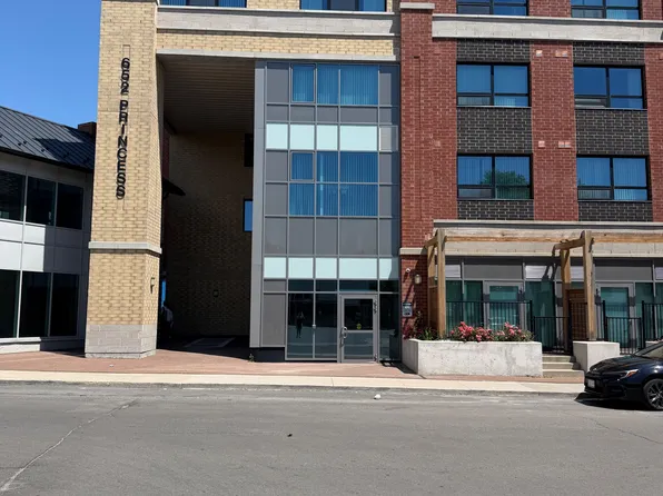 652 Princess St #913, Kingston, ON K7L 1E5