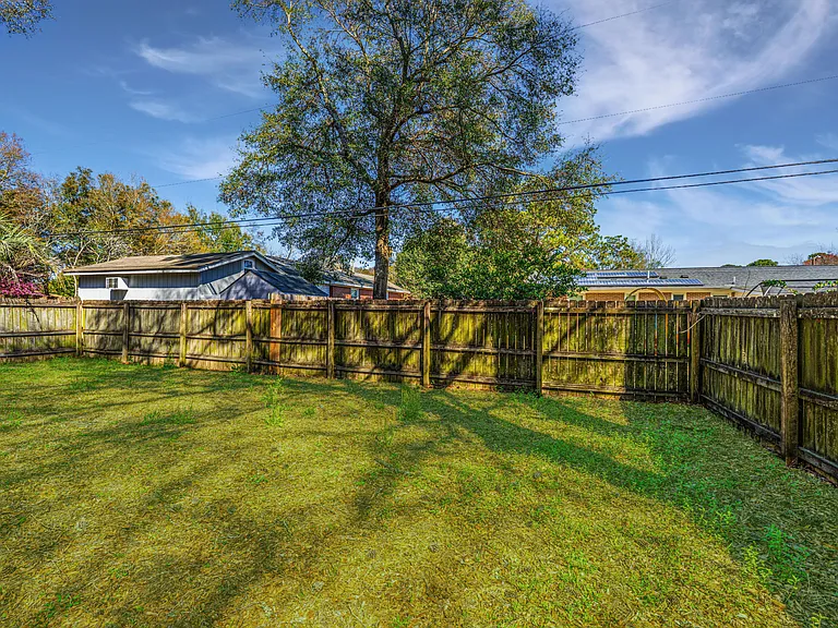 1078 Secessionville Rd — Photo 5