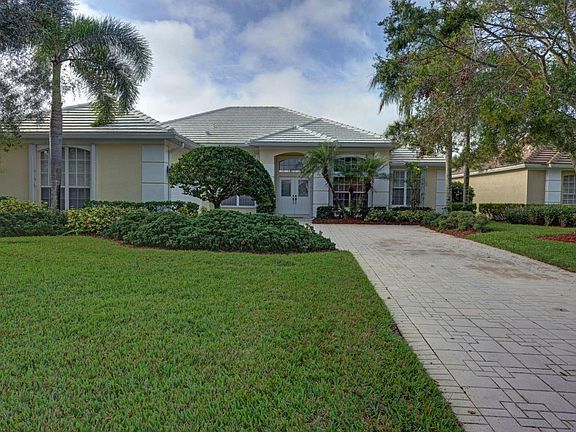4th image of 2302 SW White Marsh Way