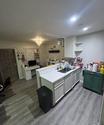 5th image of 250 E 10th Ave #250