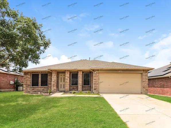 1015 Richmond Ln, Forney, TX 75126